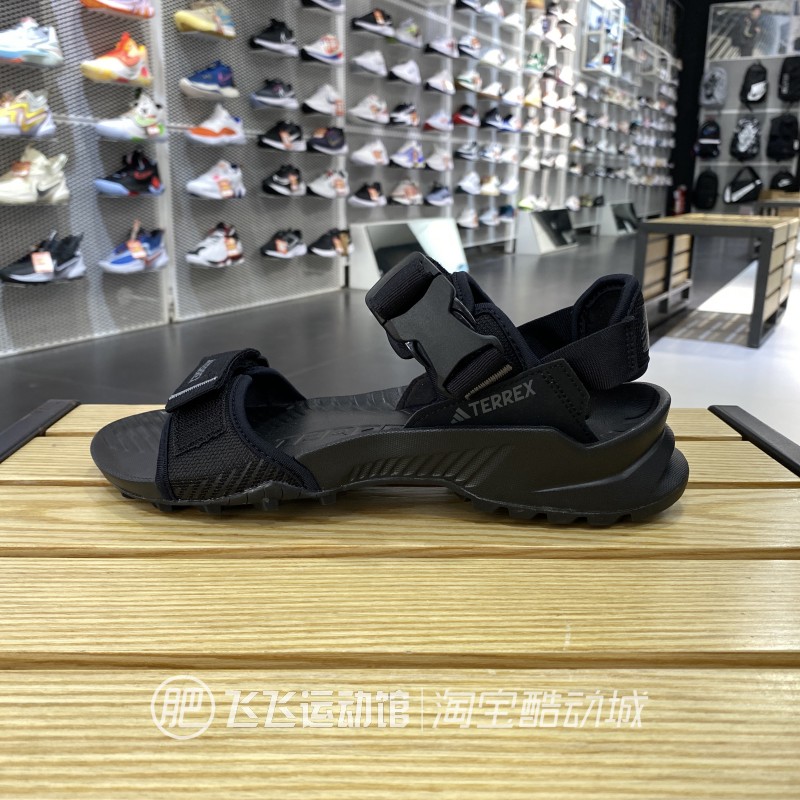 正品Adidas魔术贴沙滩凉鞋