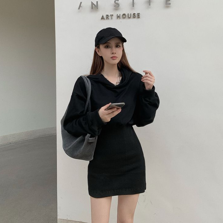 收腰包臀修身长袖法式韩版连帽连衣裙女2025秋装新款短裙桔梗裙子