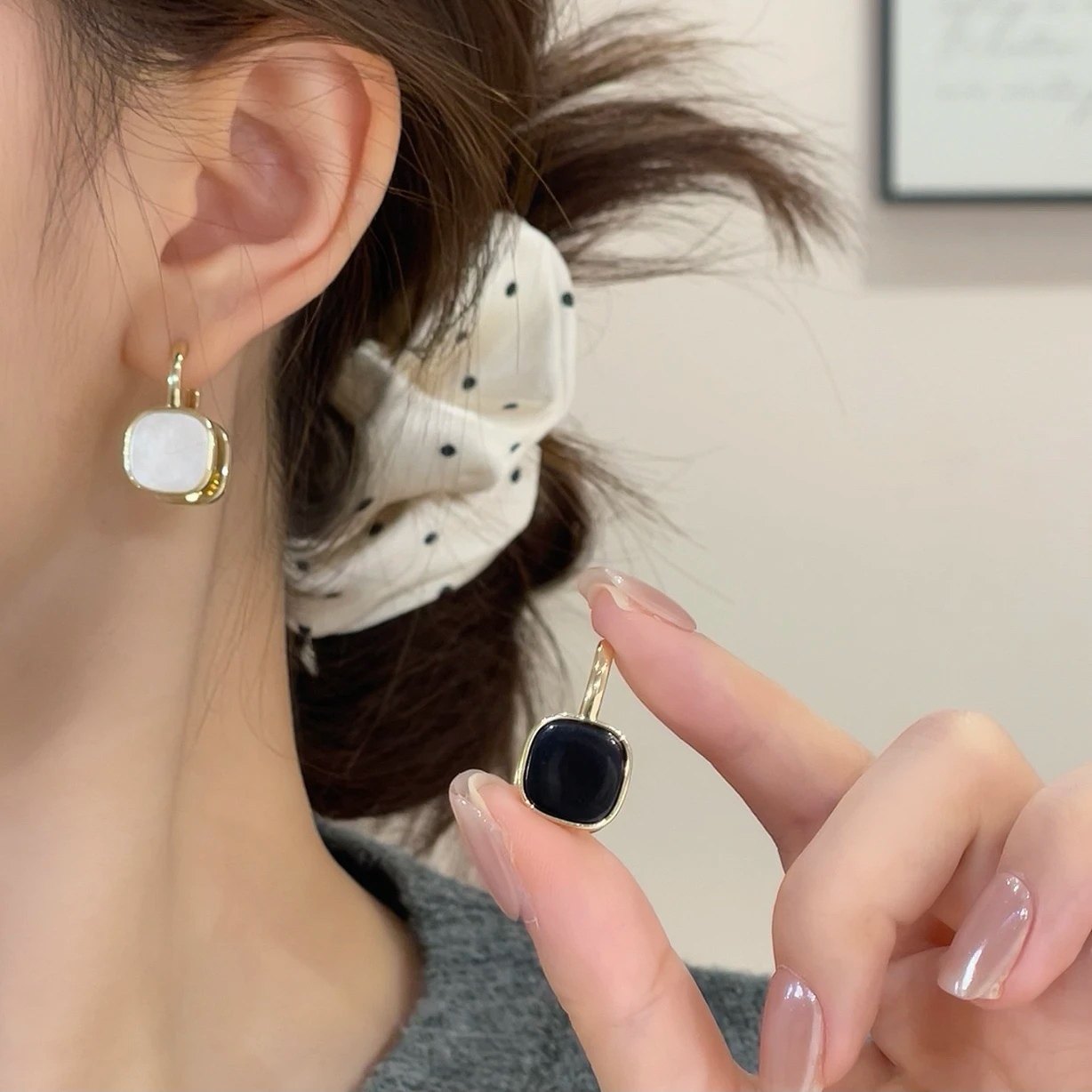 925银针耳饰 黑白双面贝壳方形耳扣简约小众时尚百搭一款多戴耳环