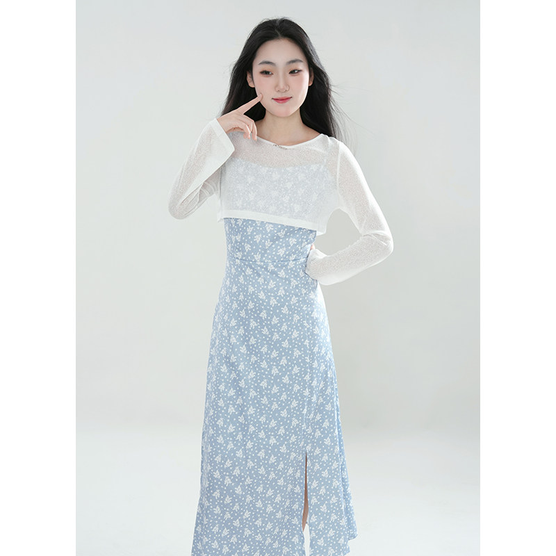 蓝色碎花吊带连衣裙女夏装2025年新款收腰显瘦气质长裙开衫套装女