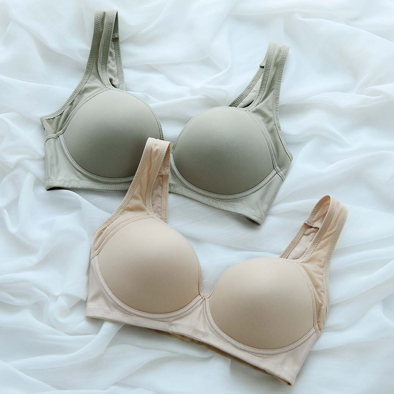 外贸  无钢圈光面深杯外扩文胸 75ABC 80ABC 85AB