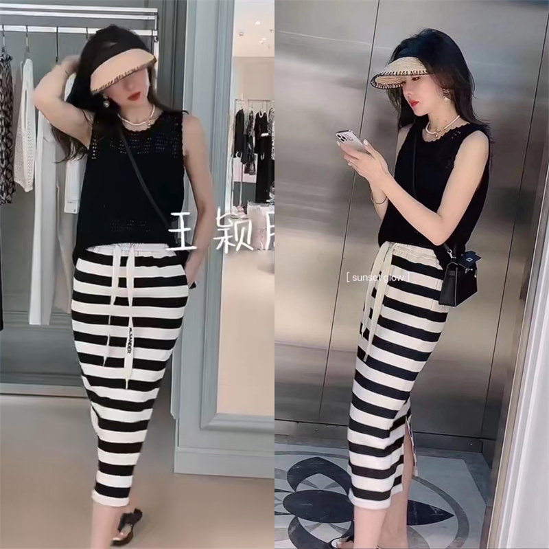 快手小李李是我抖音王颖精品服饰同款无袖针织背心条纹半身裙夏季