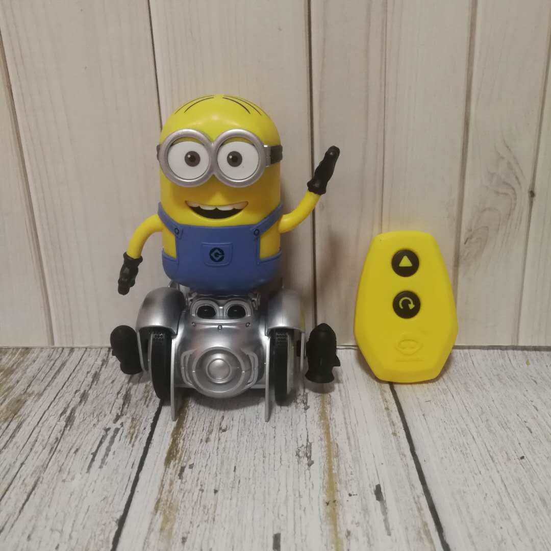 正版小黄人遥控玩具前进后退转弯宝宝学爬益智游戏玩偶