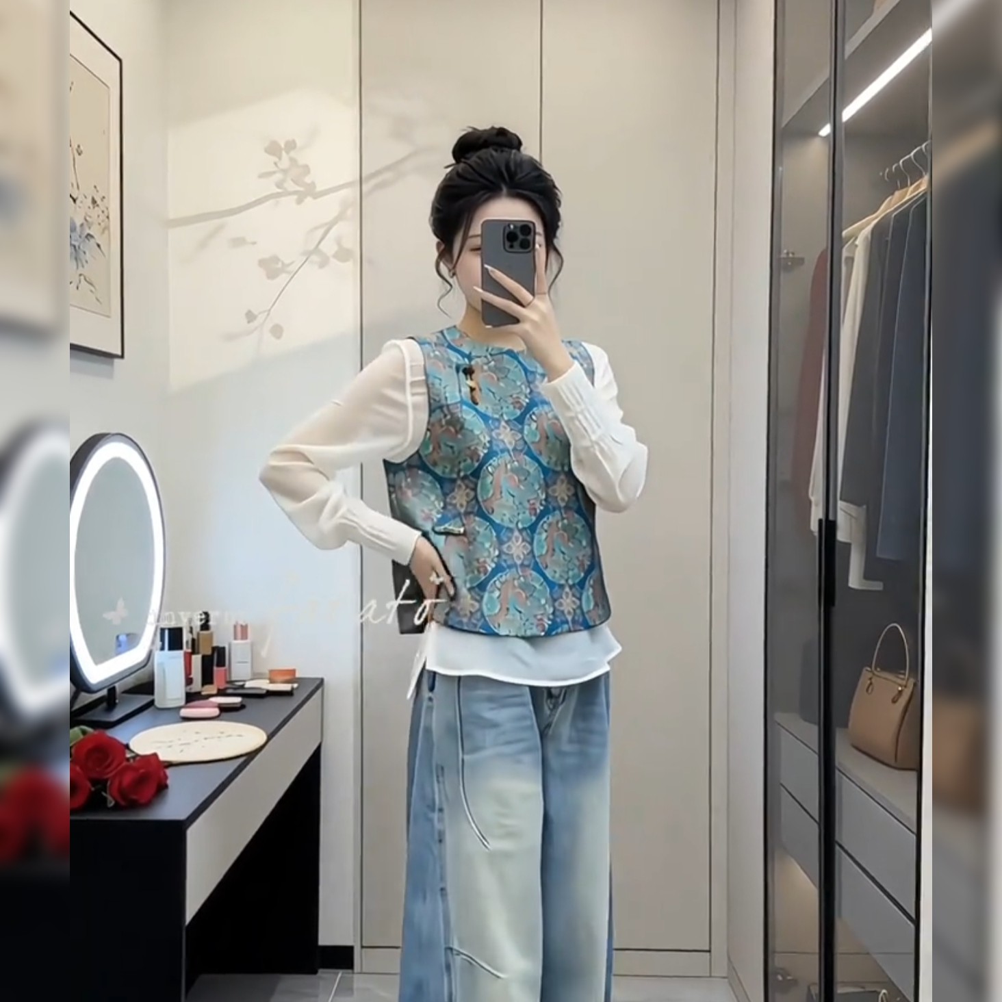 新中式国风提花马甲女2026春秋新款盘扣马夹上衣气质高端背心轻奢
