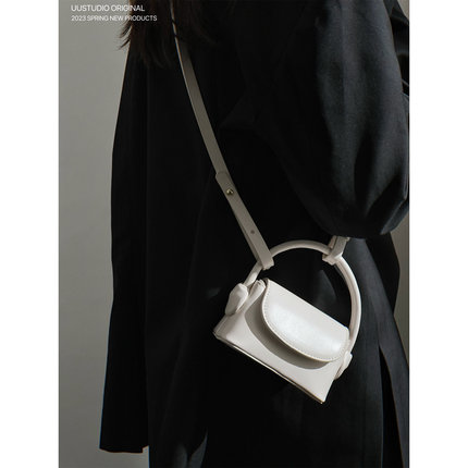 uustudio小众设计高级质感夏季百搭2023新款迷你口红耳机斜挎包潮