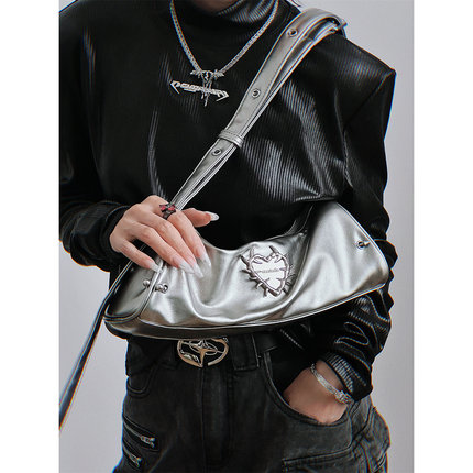 szzstudio小众原创设计24秋冬辣妹新品Y2K荆棘之心腋下法棍斜挎包