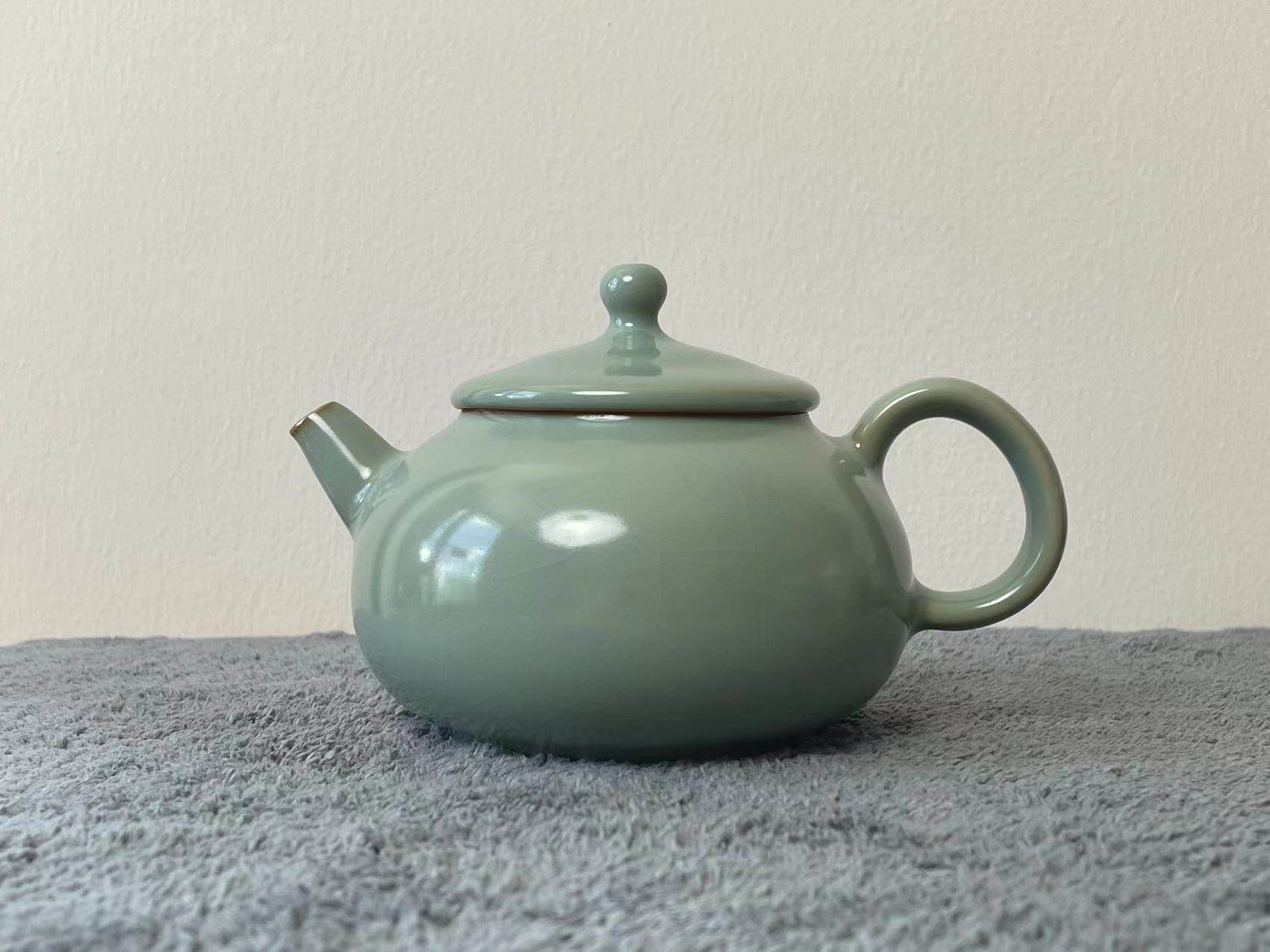 谢小金官窑粉青君德壶景德镇全手工茶壶泡茶壶陶瓷汝窑开片230cc