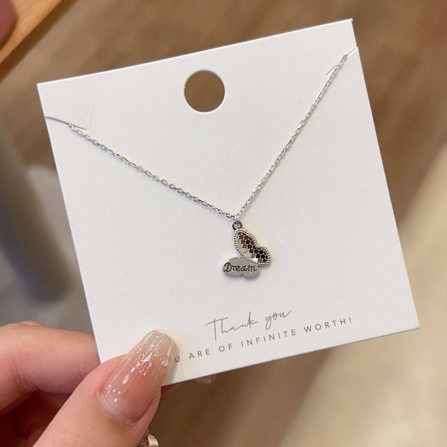 S990蜂巢梦之蝶项链蝴蝶吊坠女百搭轻奢小众高级感锁骨链新款礼物