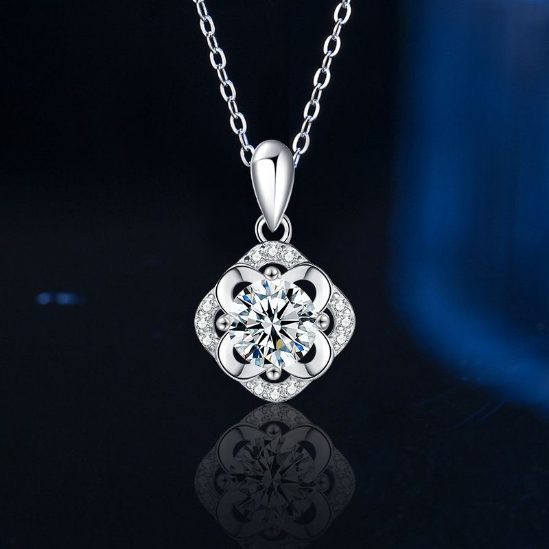 S925纯银花蕊四叶草项链女轻奢气质莫桑石吊坠锁骨链饰品直播