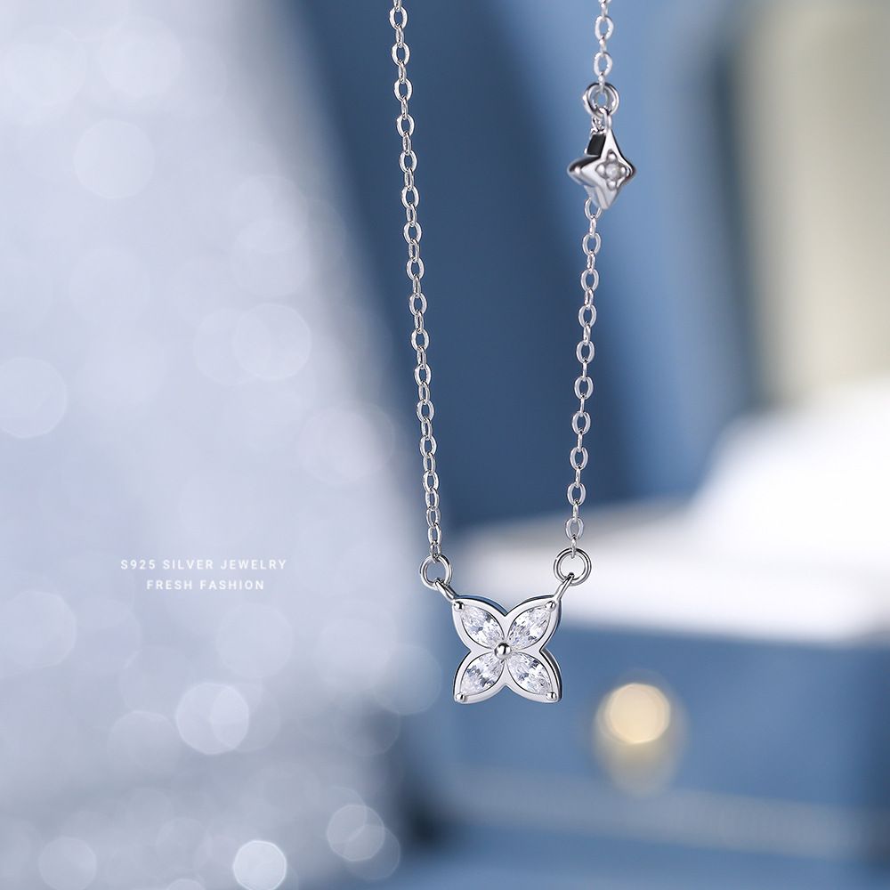 s925纯银韩版锆石四叶草项链女时尚镶钻轻奢冷淡风设计锁骨链