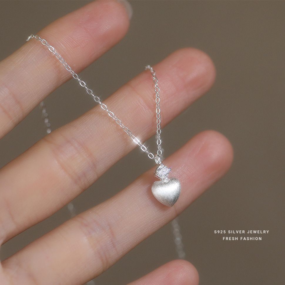 韩版磨砂拉丝爱心项链女s925纯银甜美高级感锆石锁骨链简约小众
