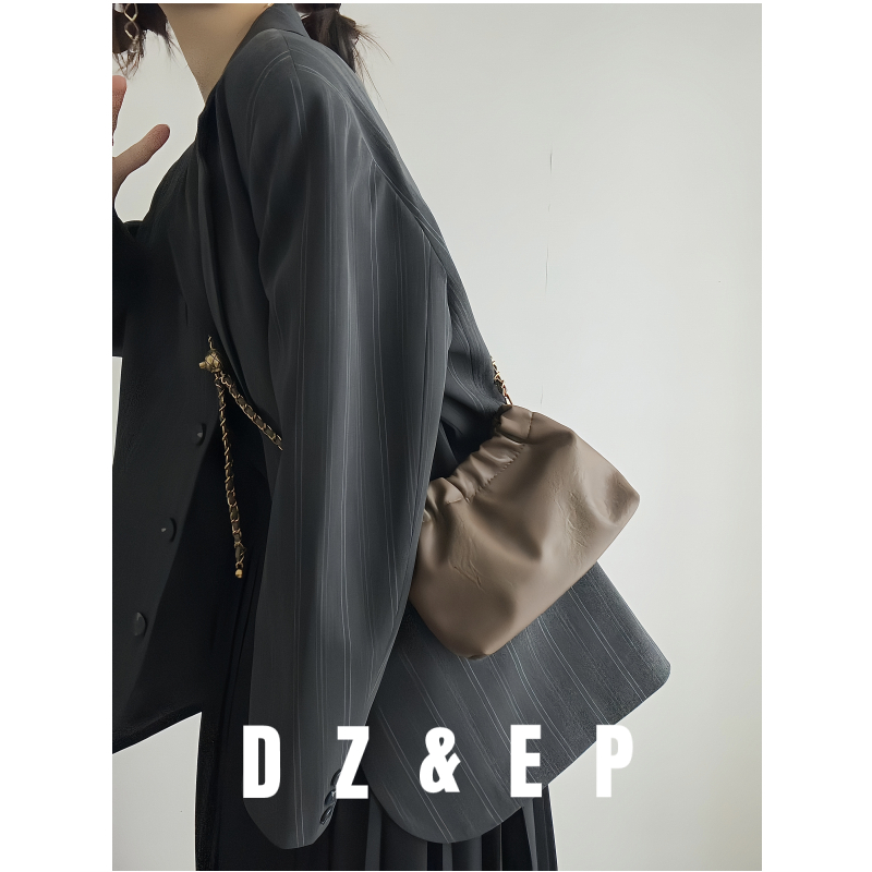 高级感质感链条单肩斜挎水桶包