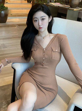韩国东大门V领修身显瘦低胸性感纯欲风显身材长袖打底连衣裙女士