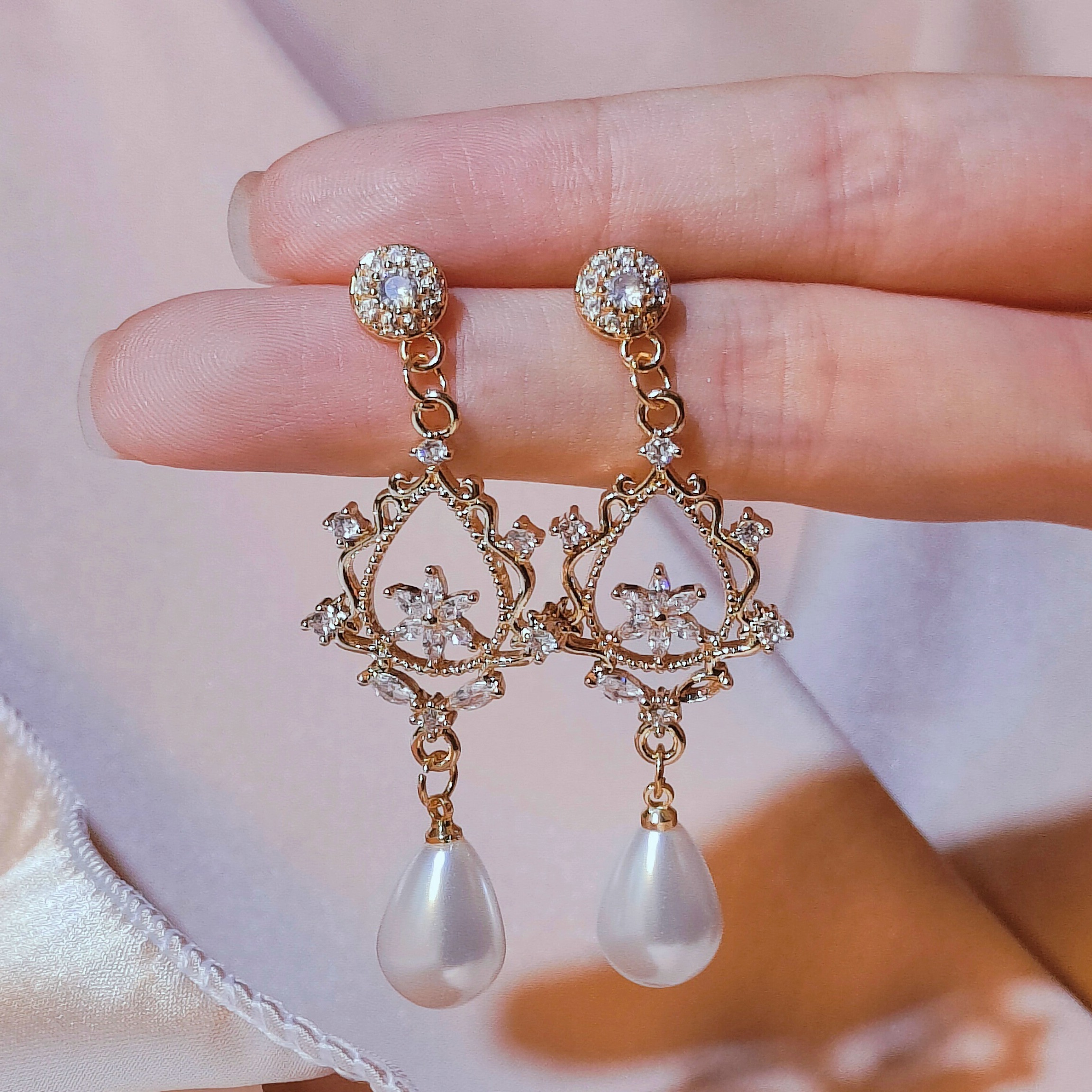 法式复古宫廷珍珠水滴耳环