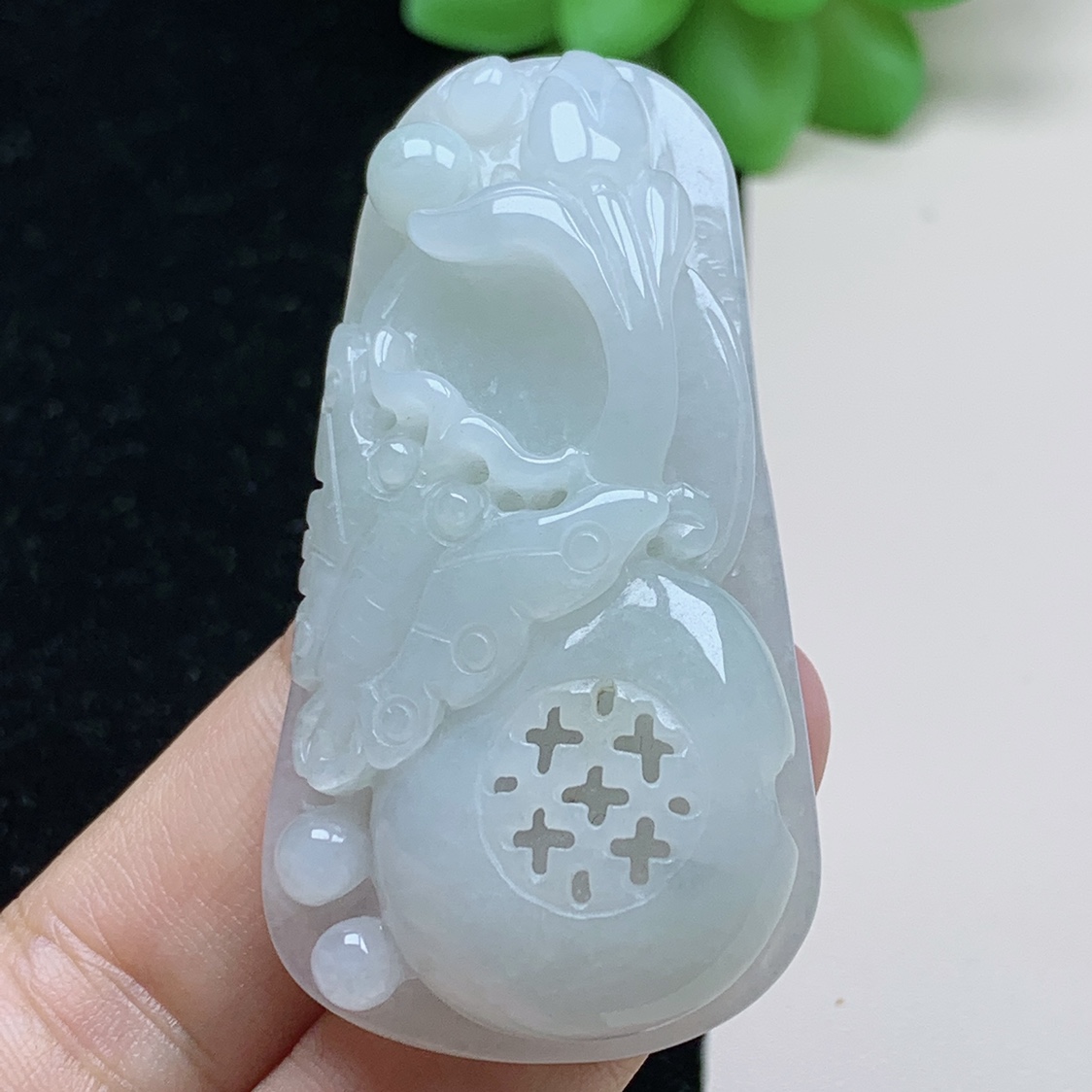 天然a货翡翠蝴蝶吊坠雕工娴熟线条优美福在眼前玉坠玉挂件包邮