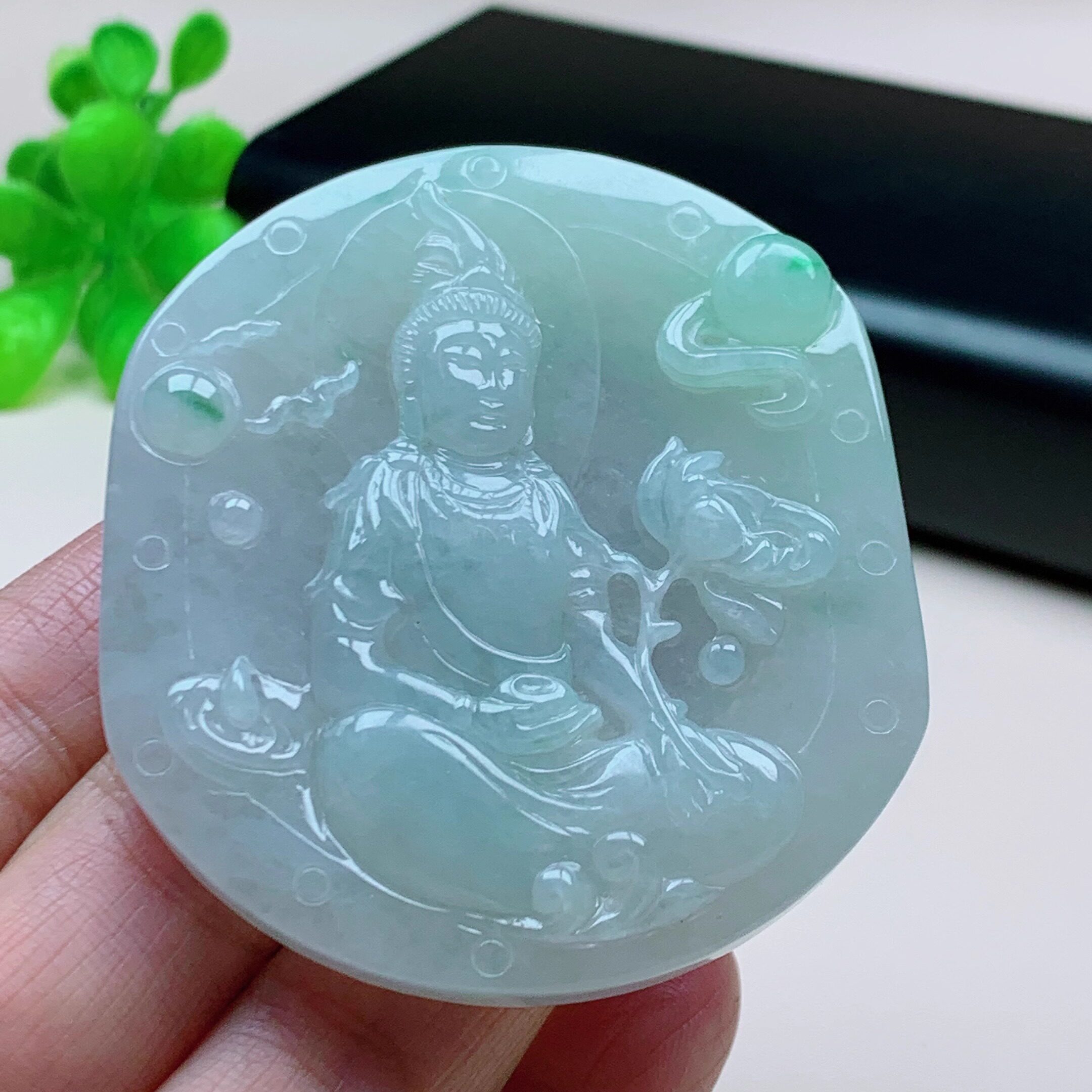 观音菩萨玉天然A货缅甸翡翠挂件