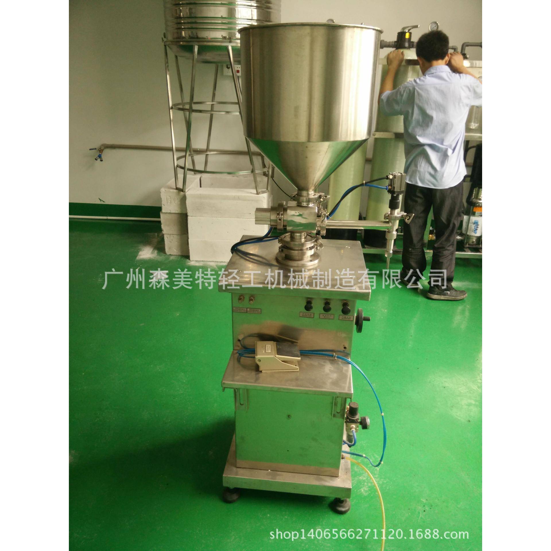 防晒油灌装机马油霜灌装机染发膏洗发精半自动立式气动灌装机