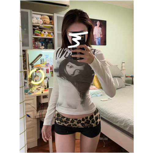 人像印花圆领长袖T恤女春秋