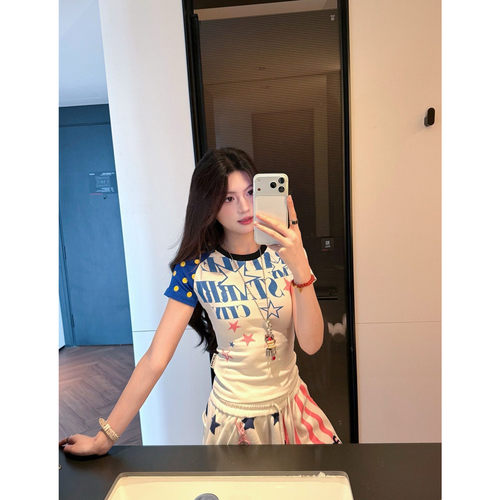 星星印花辣妹圆领短袖T恤女修身