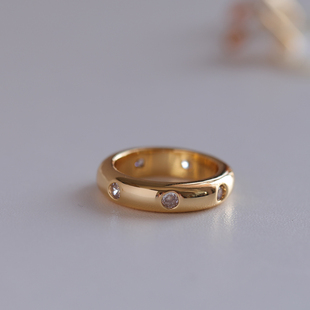 欧美时尚气质精致简约设计光面黄铜镀18K金锆石闪钻戒指食指戒女