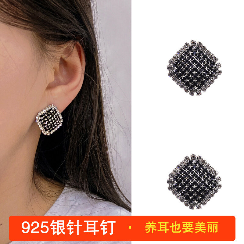 满钻方形耳环女s925银针格子气质耳钉轻奢高级感小众设计耳坠耳饰怎么看?