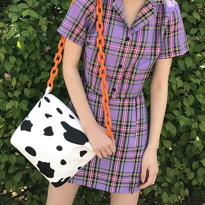 亚克力链条学院风奶牛花纹帆布包