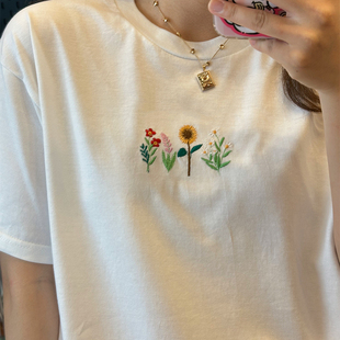 小花朵刺绣卡通百搭纯棉休闲宽松复古精致简约日系潮通勤短袖 T恤