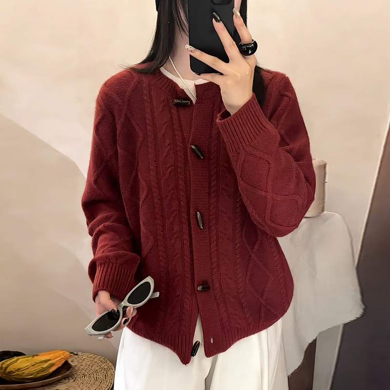 慵懒风扭花100%纯羊毛开衫女外套宽松显瘦牛角扣圆领加厚针织毛衣