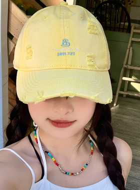 黄色刺绣字母破洞做旧棒球帽女宽帽檐大脸显脸小鸭舌帽子2025新款