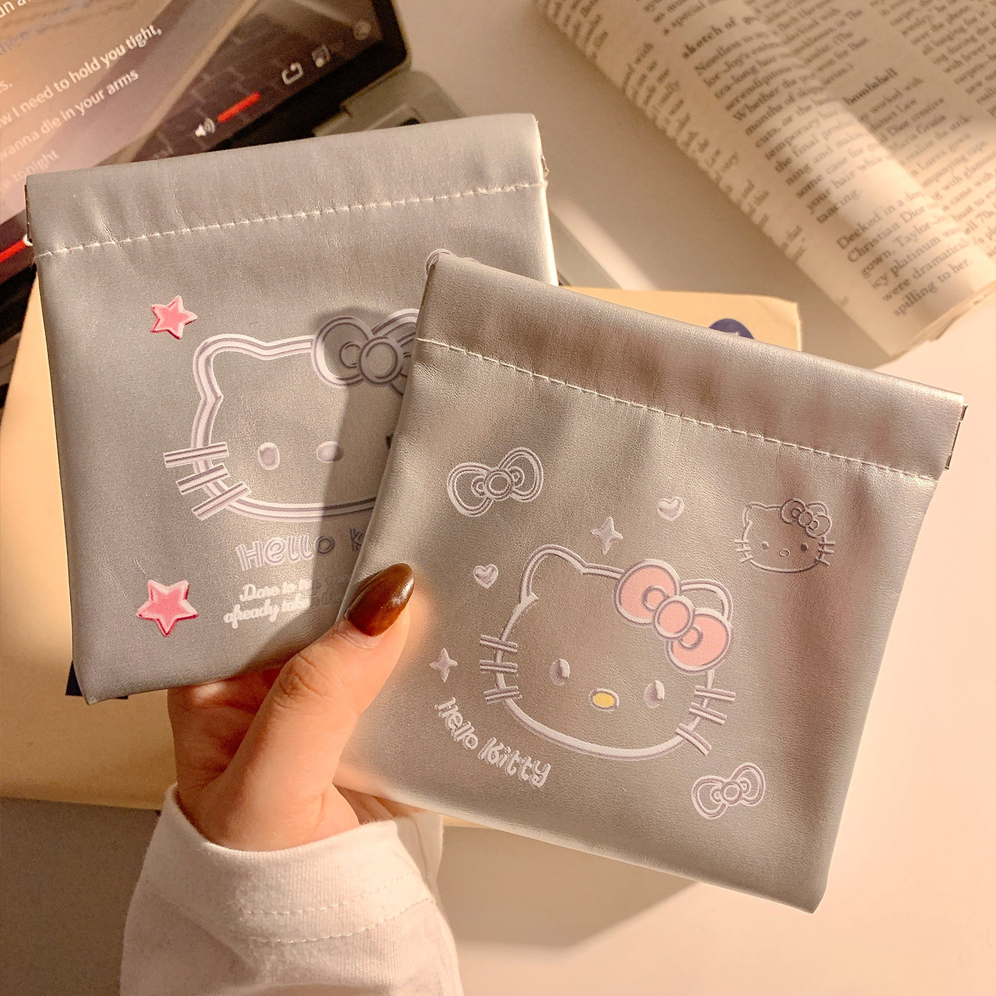 自动闭合弹片化妆包女便携收纳包