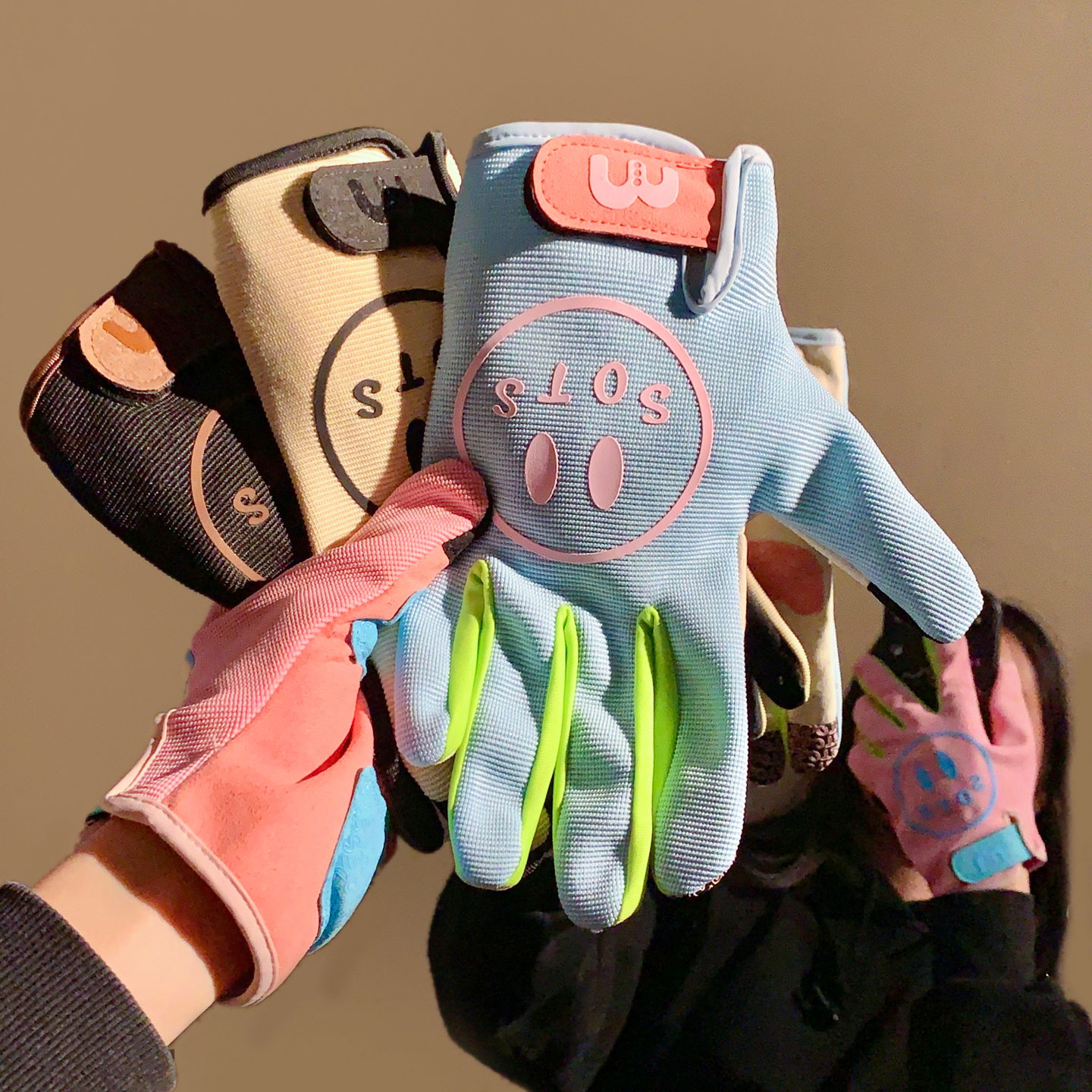 可爱笑脸骑行五指手套女款冬季摩托车户外机车防风防寒保暖电动车