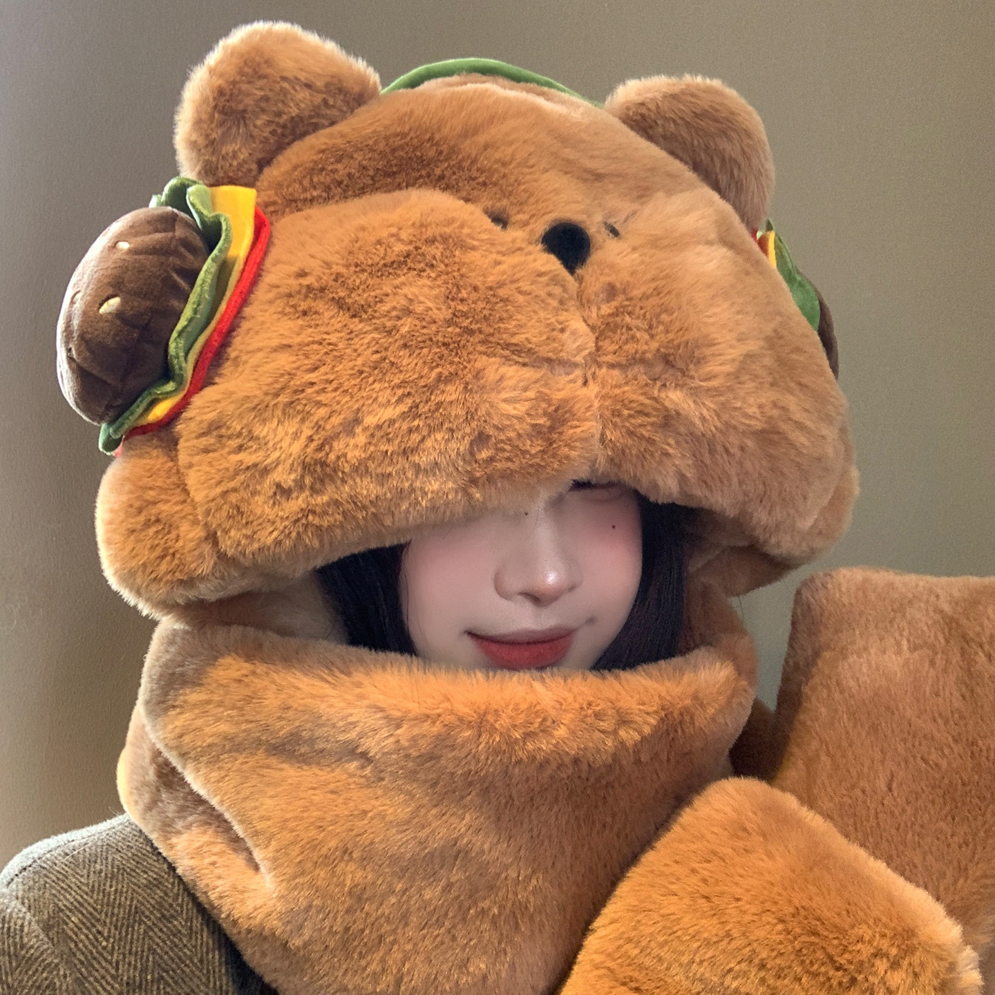 2025新款可爱汉堡小熊毛绒帽子围巾一体女冬天保暖防寒手套三件套