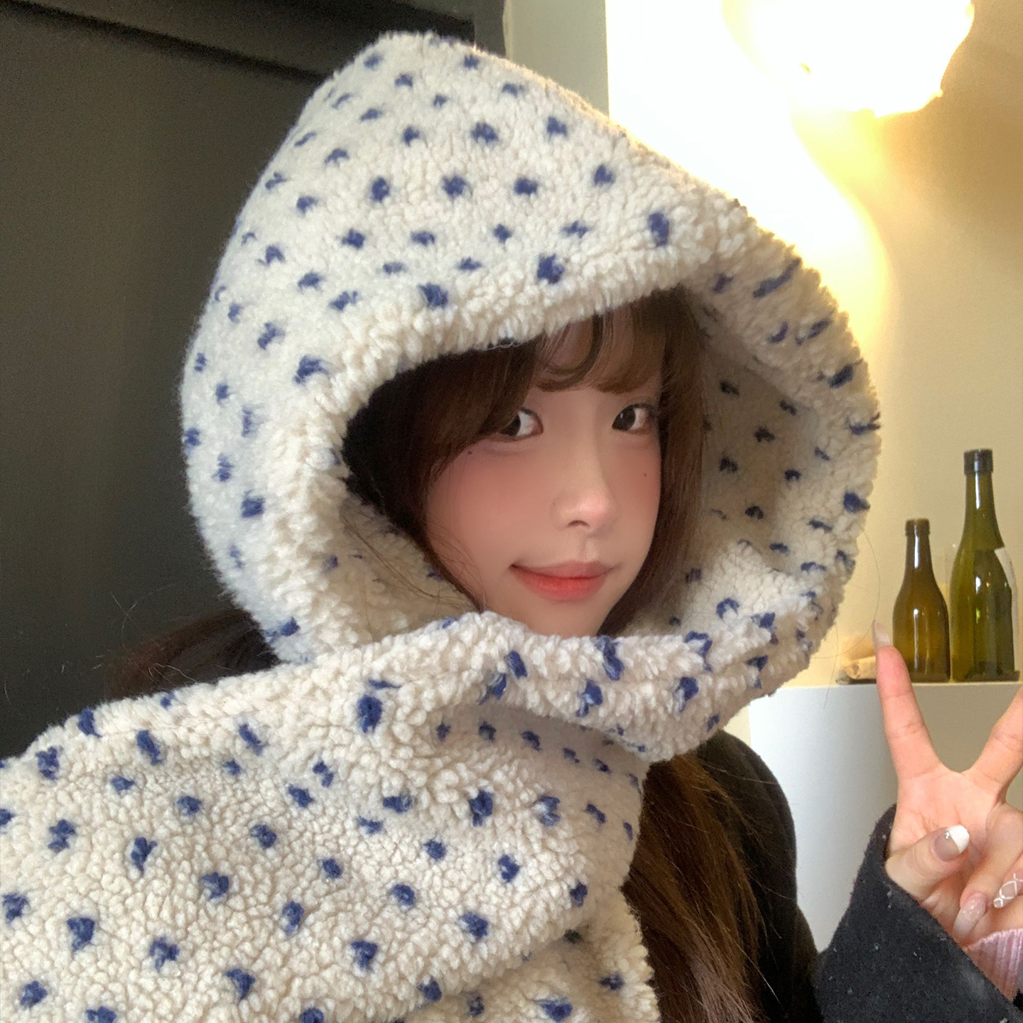 韩系波点羊羔毛帽子围巾一体女冬