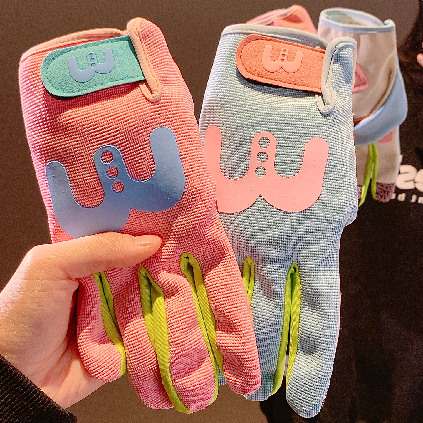 可爱拼色骑行摩托车手套女冬季保暖防滑减震触屏户外骑车2025新款