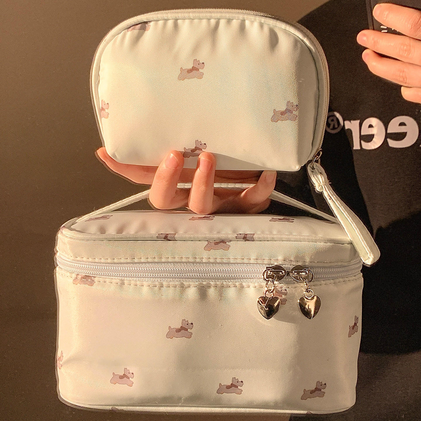 可爱小狗手提化妆包女便携大容量外出旅行洗漱包护肤品迷你收纳包