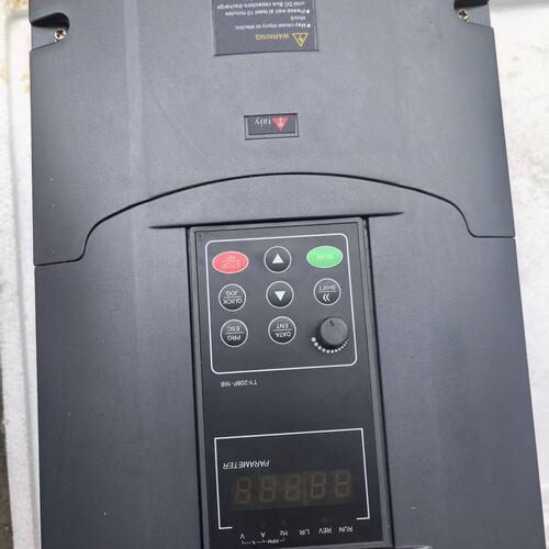 议价台亿变频器F100A-015G/018P-4F100A015G018P4F100A-015G