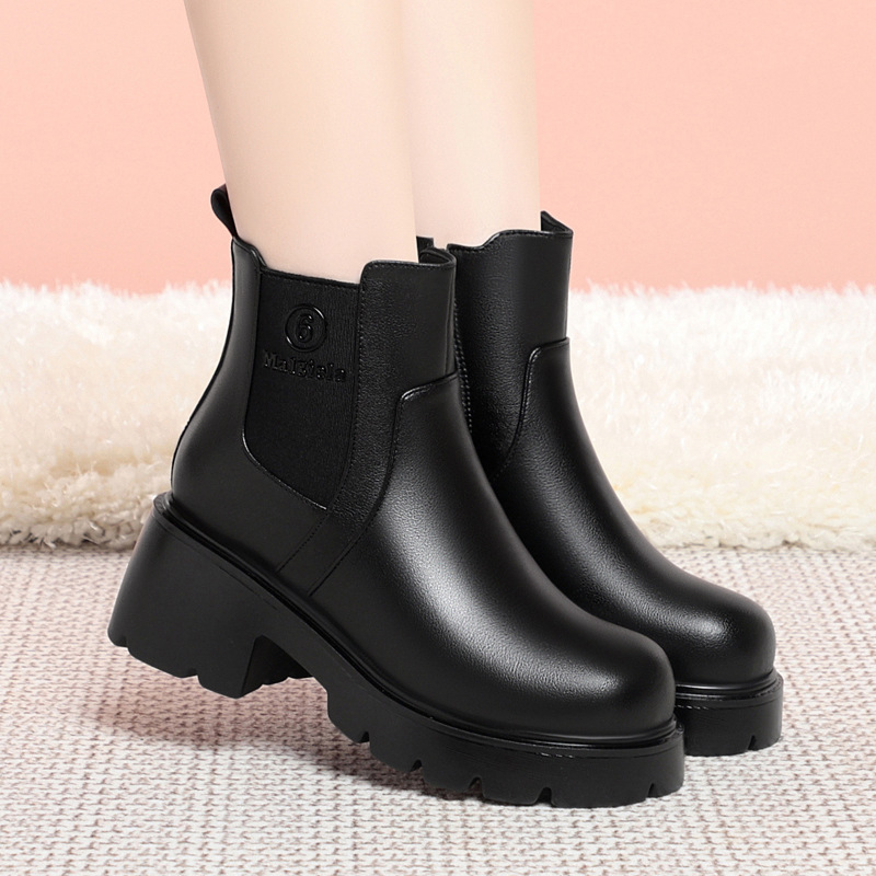 2025年真皮年冬季羊毛妈妈棉靴中筒棉鞋加绒加厚棉女防滑厚底短靴