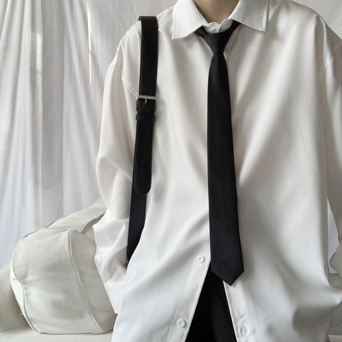上野  人手一件的搭配白衬衫穿西服用白衬衣送领带