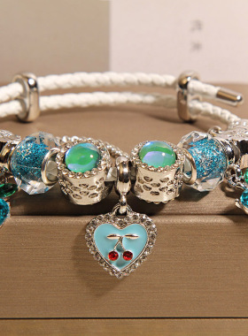 新中式蓝色琉璃珠手链女轻奢小众高级感气质百搭爱心吊坠手串手环