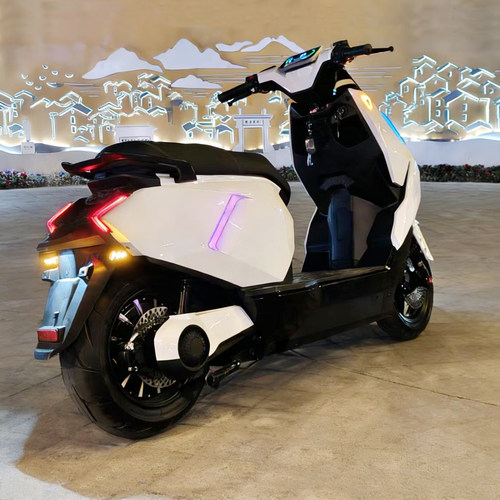 新M5100智能电动车72V长续航电摩