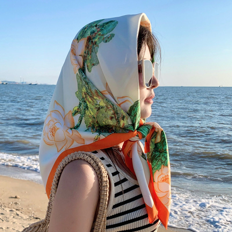 2025新款国风白色莲花方巾丝巾女士秋冬抹胸吊带90x90包头巾披肩