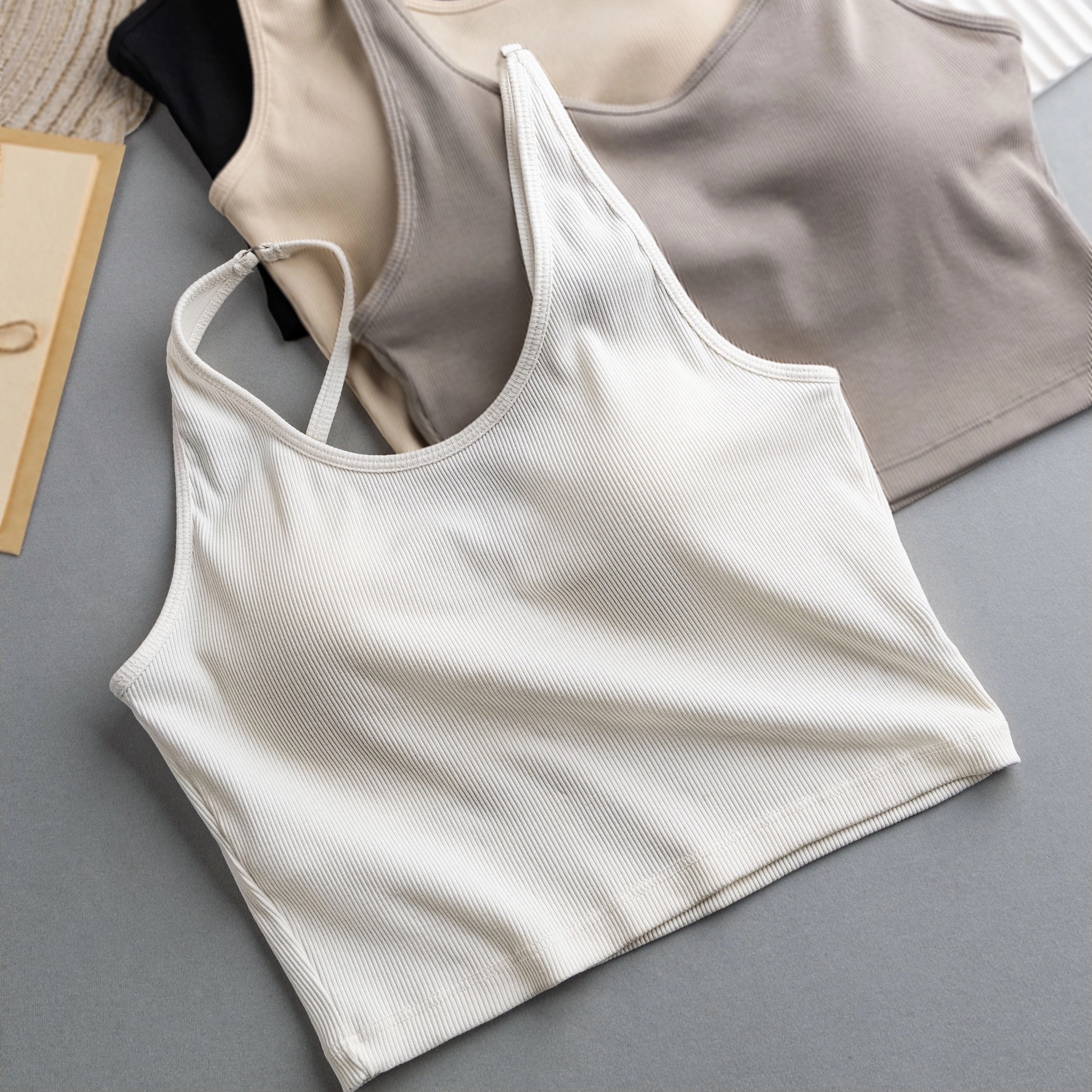 短款露脐美背吊带女大胸显小内搭可外穿带胸垫修身显瘦棉质小背心