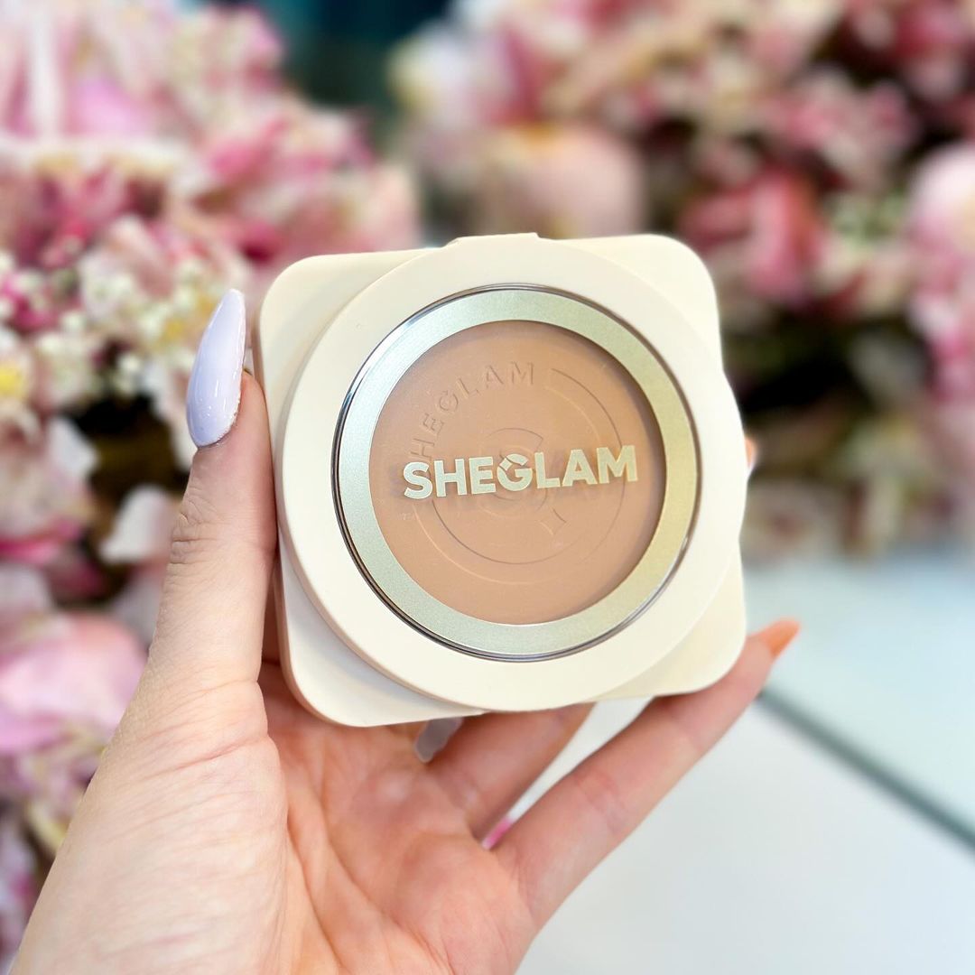 日本采购sheglam高覆盖粉饼 透明盖定妆控油隐形毛孔丝绒遮瑕11g