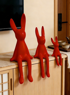 创意轻奢红色坐姿兔子陶瓷摆件创意桌面客厅电视柜酒柜书架装饰品