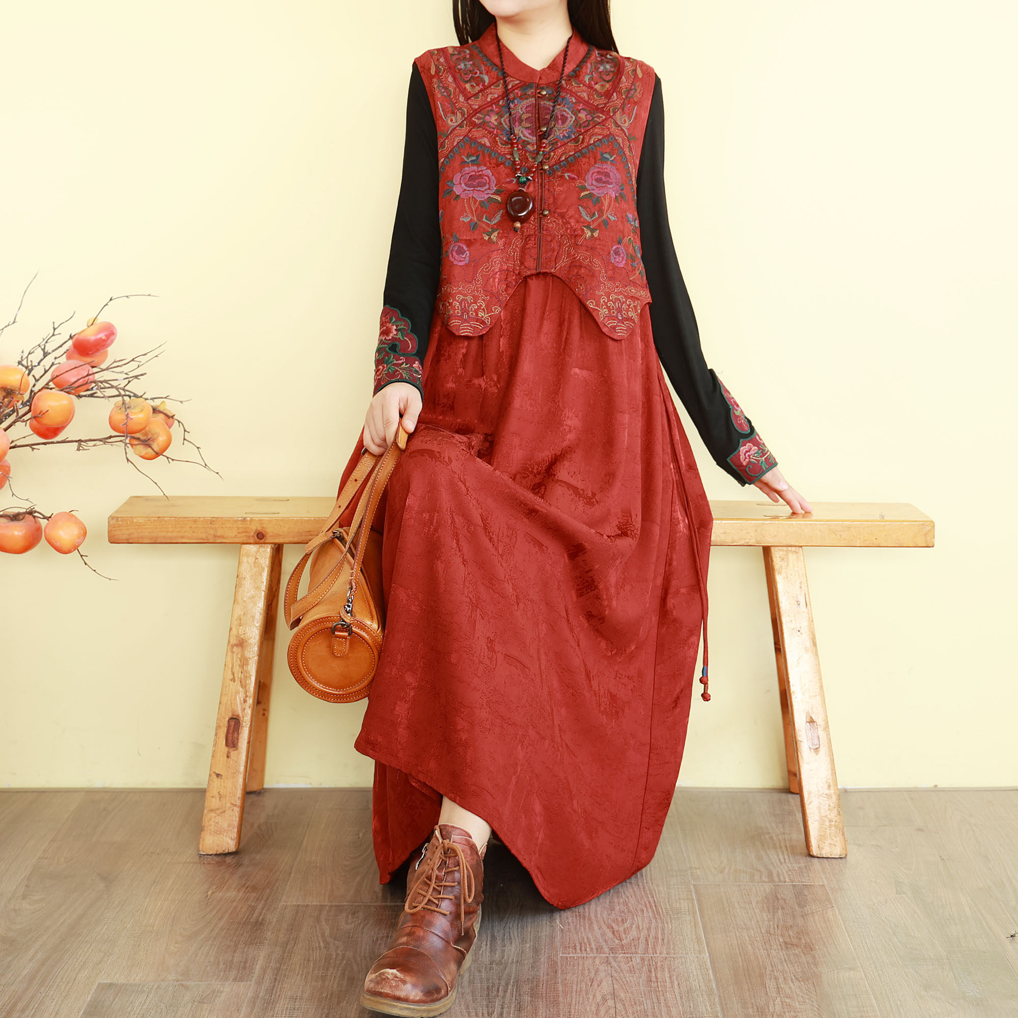 新中式民族国风立领刺绣背心连衣裙女春季宽松长裙子气质缎面显瘦