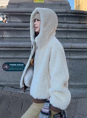 实拍白色连帽皮毛一体羊羔毛外套2025新款软糯甜美连帽抽绳棉服