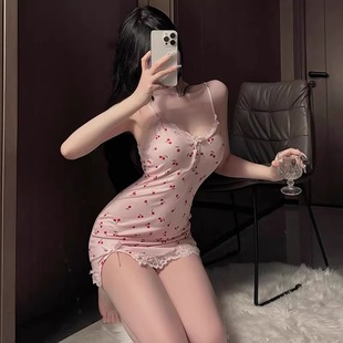 春野山奈qq内衣粉色樱桃吊带睡裙女性感纯欲风可爱睡衣女式家居服