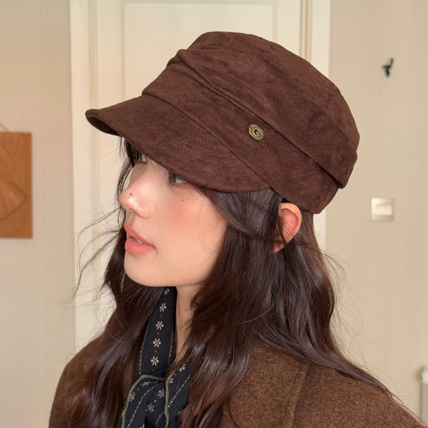 秋冬气质麂皮绒马术帽女咖啡色宽檐显脸小鸭舌帽文艺复古报童帽子