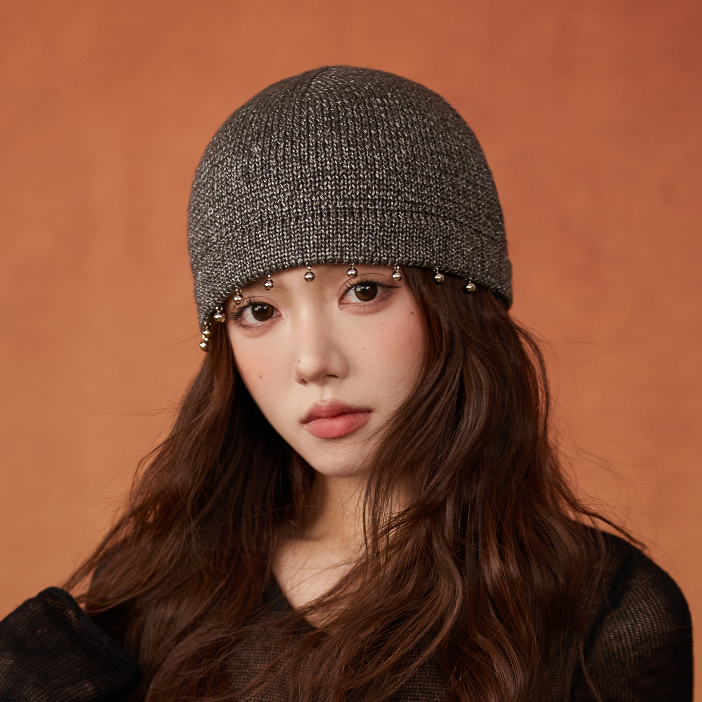 林小橘纯色薄款包头帽挂珠装饰