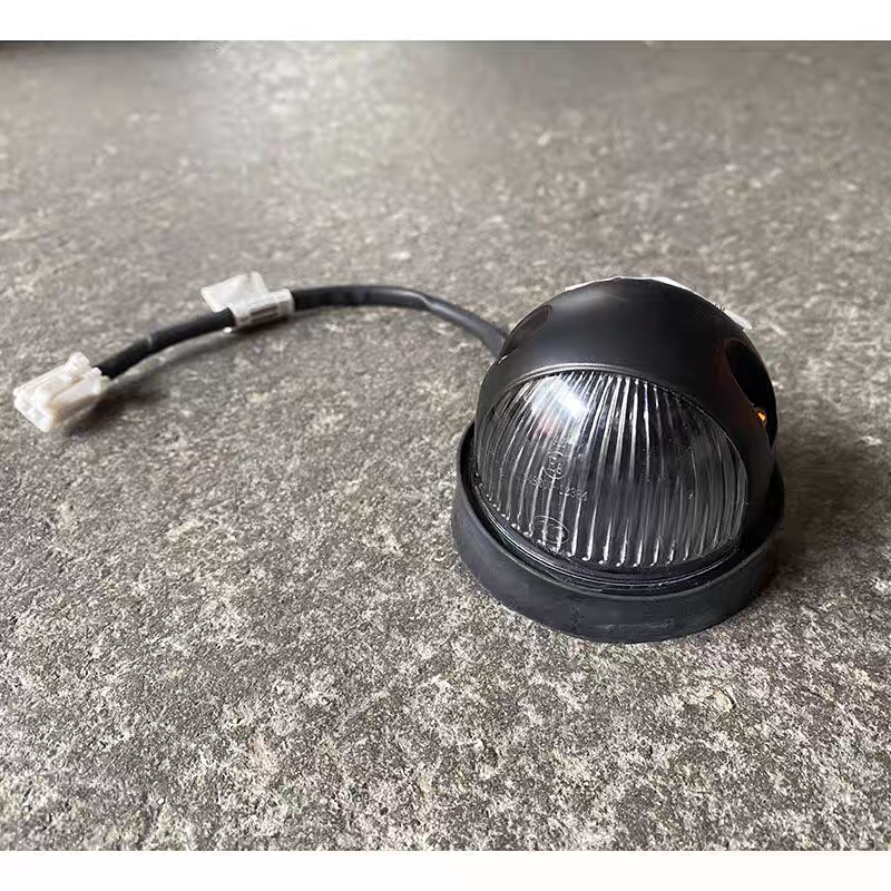 重汽王牌豪沃轻卡统帅悍将豪曼H3王牌驾驶室顶灯前示廊灯高灯